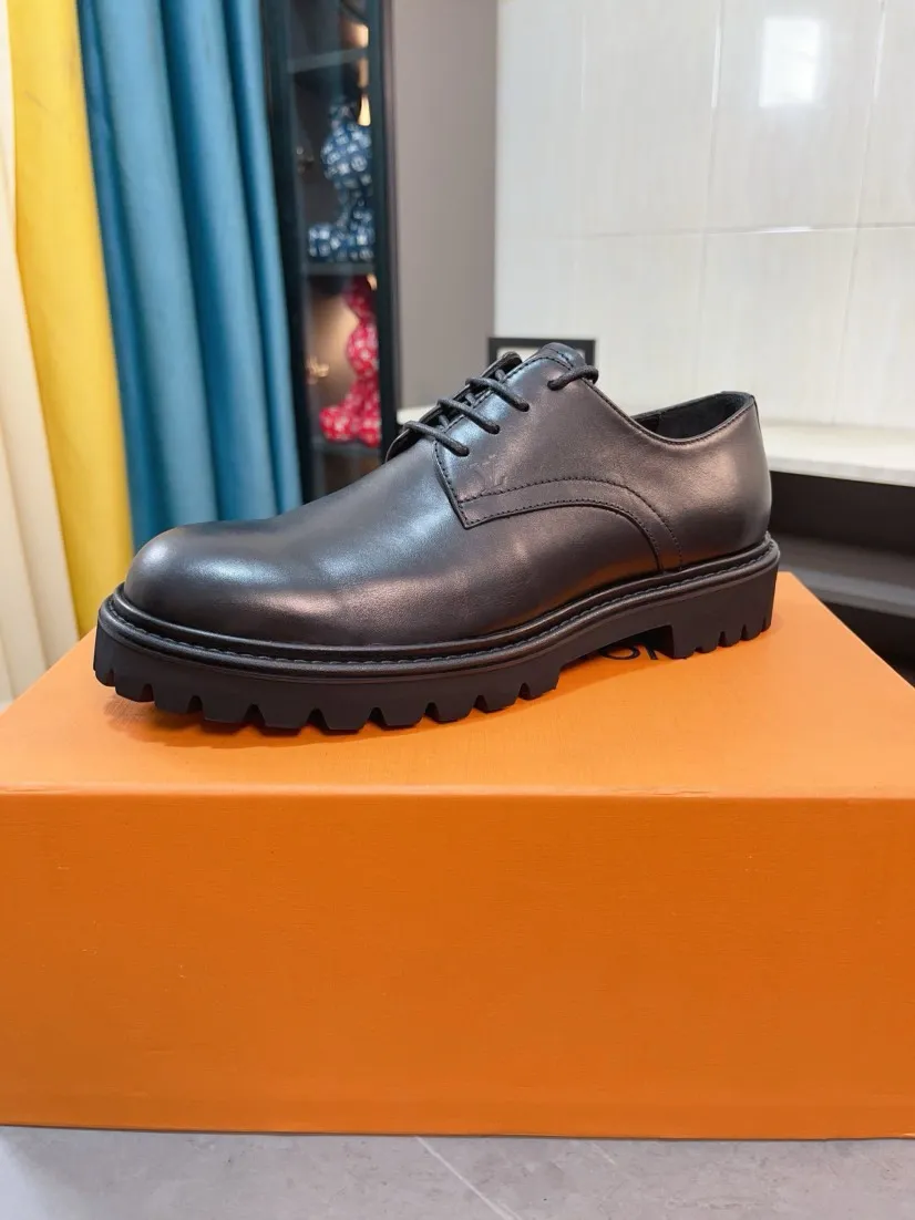 Men's shoes💰 660🌹🌹High version [LV] Louis Vuitton's popular casual leather shoes🎖Fashionable and elegant🎖🎖Material: Original imported open-edge beaded cowhide, washed cowhide leather lining, original open-molded rubber outsole, high-end and classy, ​​elegant quality, instantly transforming into a handsome man when you step on the foot❤❤Standard\nNumber of sizes: 39-44, 38, 45 customized